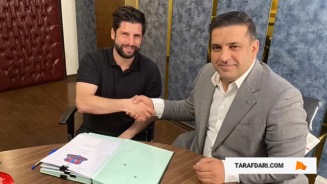 لحظه عقد قرارداد کارلوس انرخوز هرناندز، سرمربی جدید نساجی مازندران با حضور ایزد سیفاللهپور مدیرعامل باشگاه / فیلم