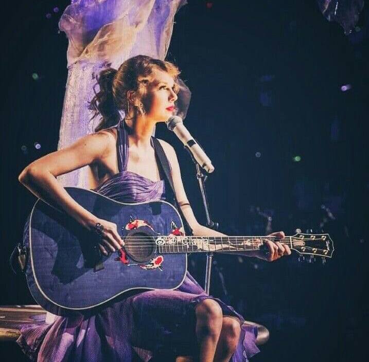 دانلود آهنگ long live (Taylor's Version) از Taylor Swift با متن و ترجمه