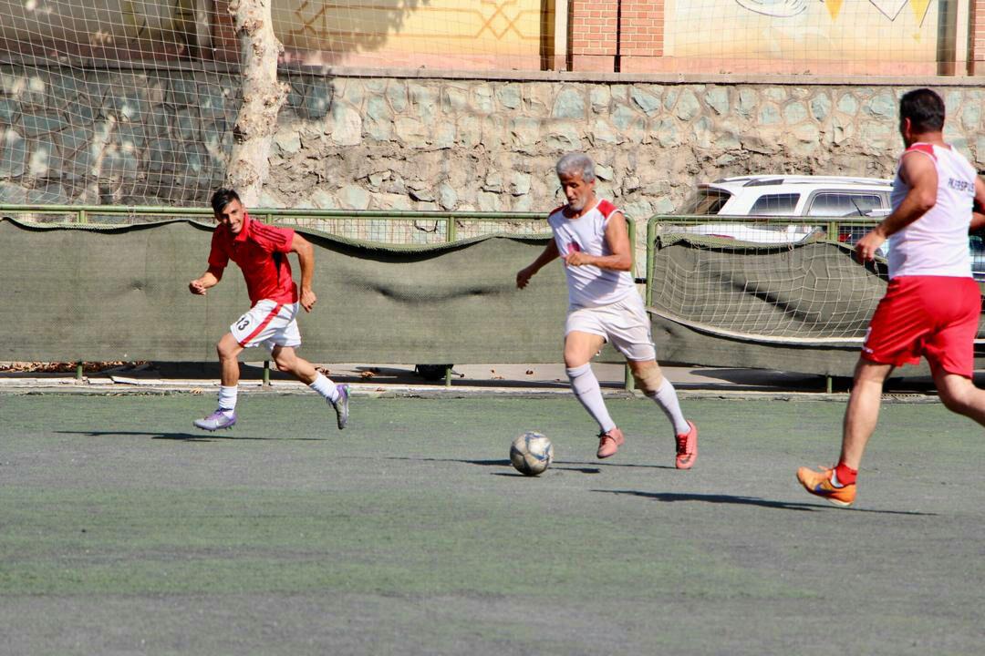 سعید نعیم آبادی: پرسپولیس قهرمان لیگ شود جام حذفی را به استقلال میدهند