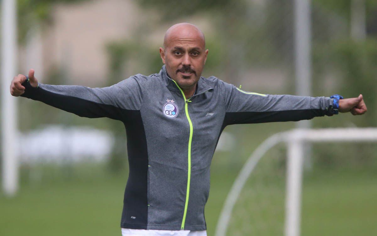 علی چینی: پرسپولیس تا فردا صبح هم گل نمی خورد!