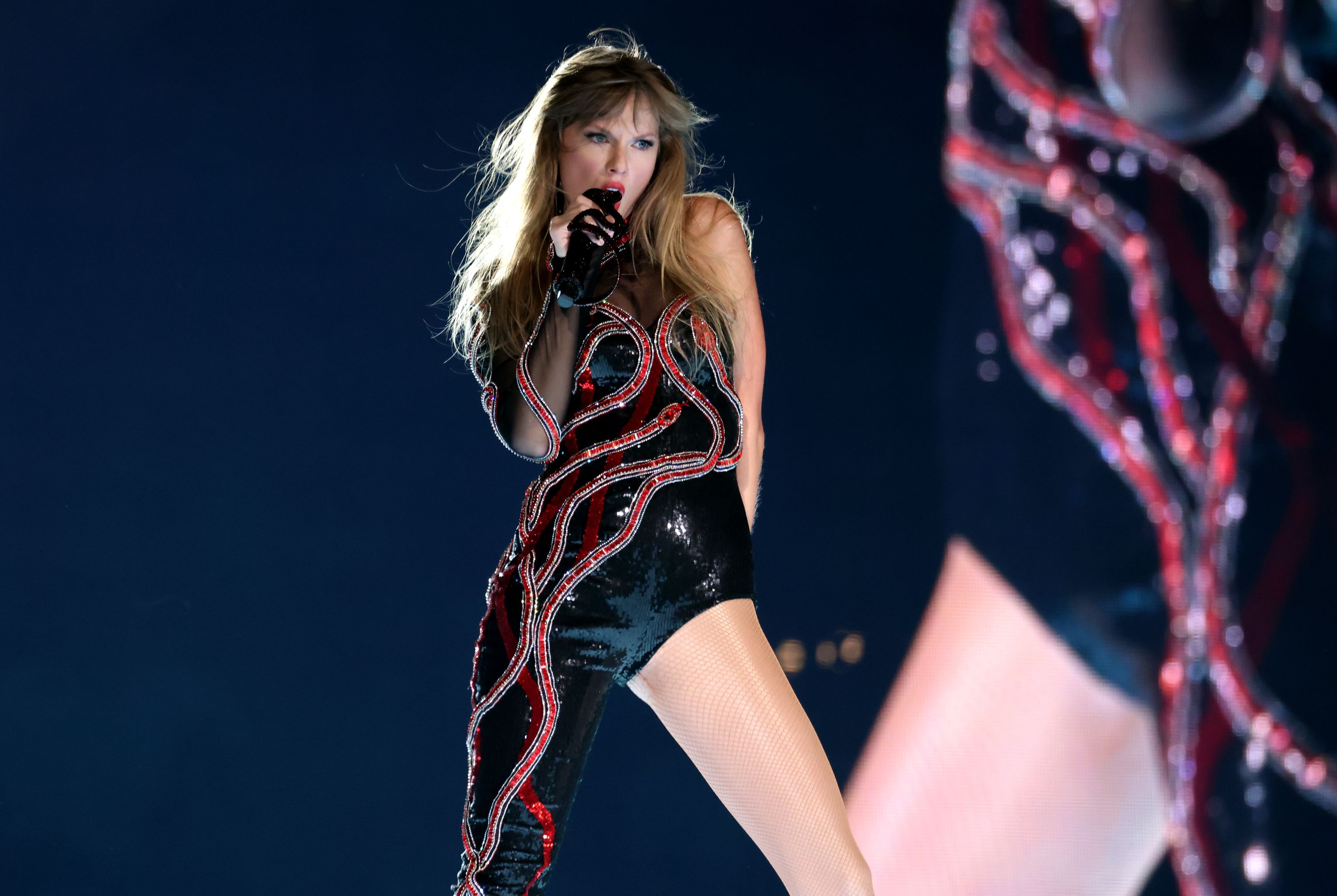 دانلود آهنگ don't blame me/ LWYMMD ( eras tour version ) از Taylor swift