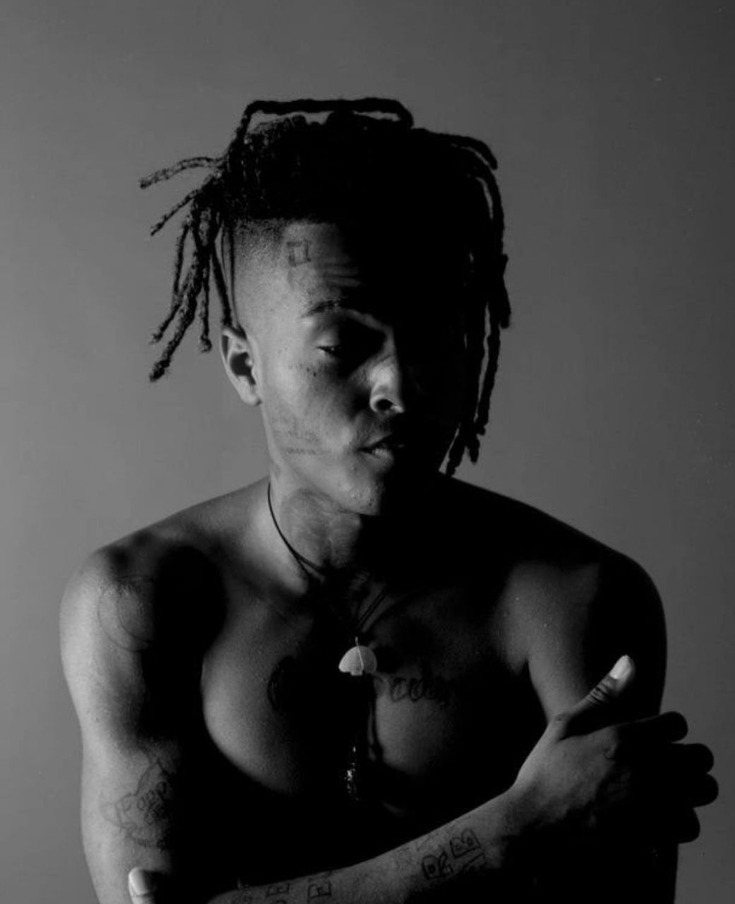 دانلود آهنگ Carry On از Xxxtentacion