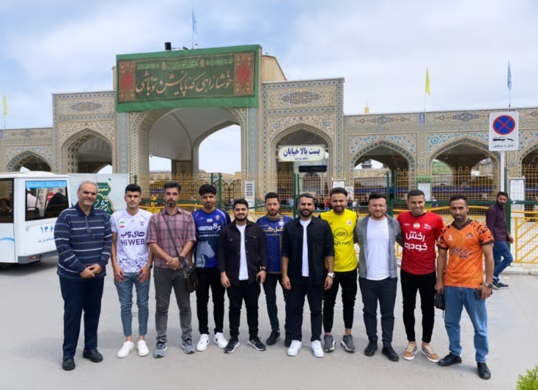 سفر محمدحسین میثاقی و بازیکنان شماره ۸ لیگ برتر به مشهد