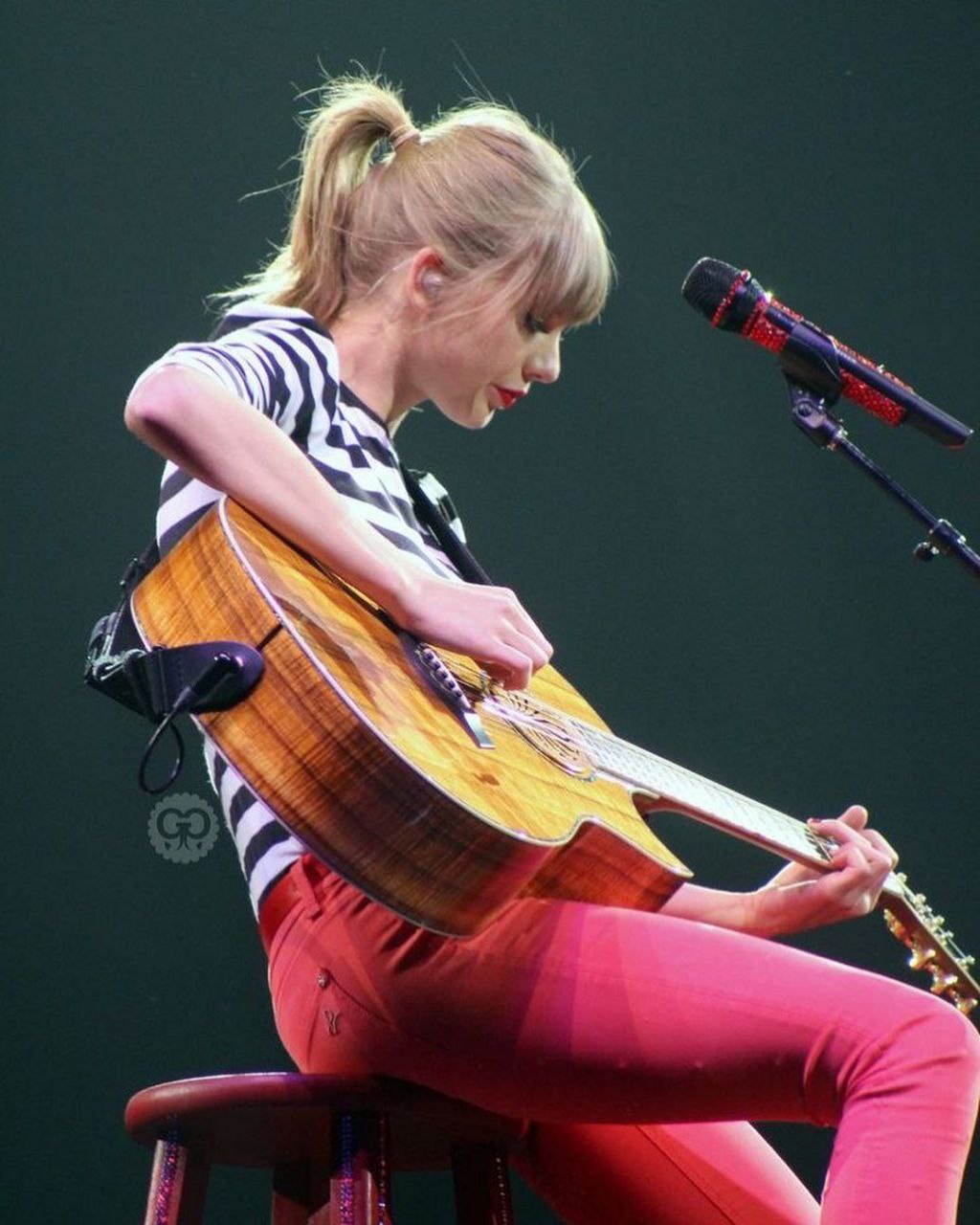 دانلود اهنگ never grow up از تیلور سوئیفت Taylor swift+ به همراه ترجمه
