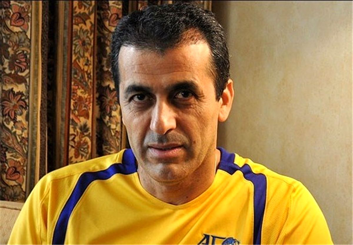 نظارت مسعود مرادی در یکی از بازی های لیگ فوتبال کویت