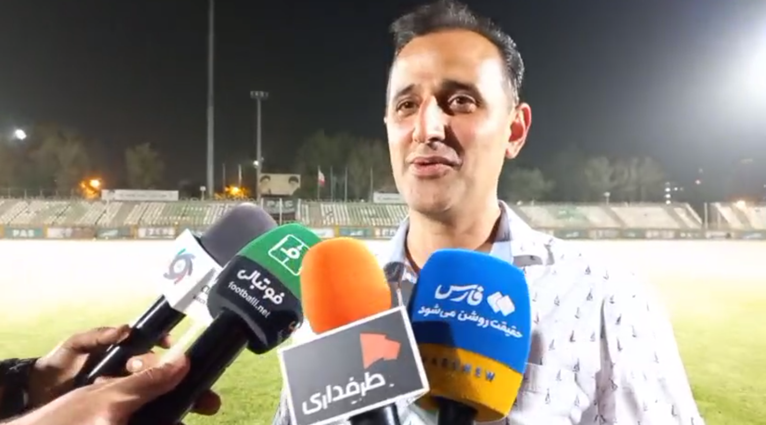 محمدرضا ابوالفضلی: وحید امیری چون سنش بالاست، نباید بازی کند؟ / نمیدانم چرا خلاف فیفا عمل میکنیم