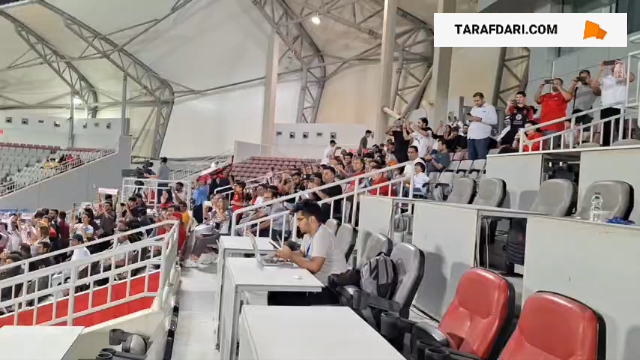 ورود پرسپولیسی ها به زمین در میان تشویق هواداران ایرانی / فیلم