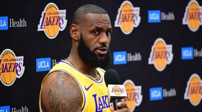 بسکتبال NBA | لبران جیمز در حال مذاکره با نتفلیکس برای خلق سریالی در مورد بسکتبال