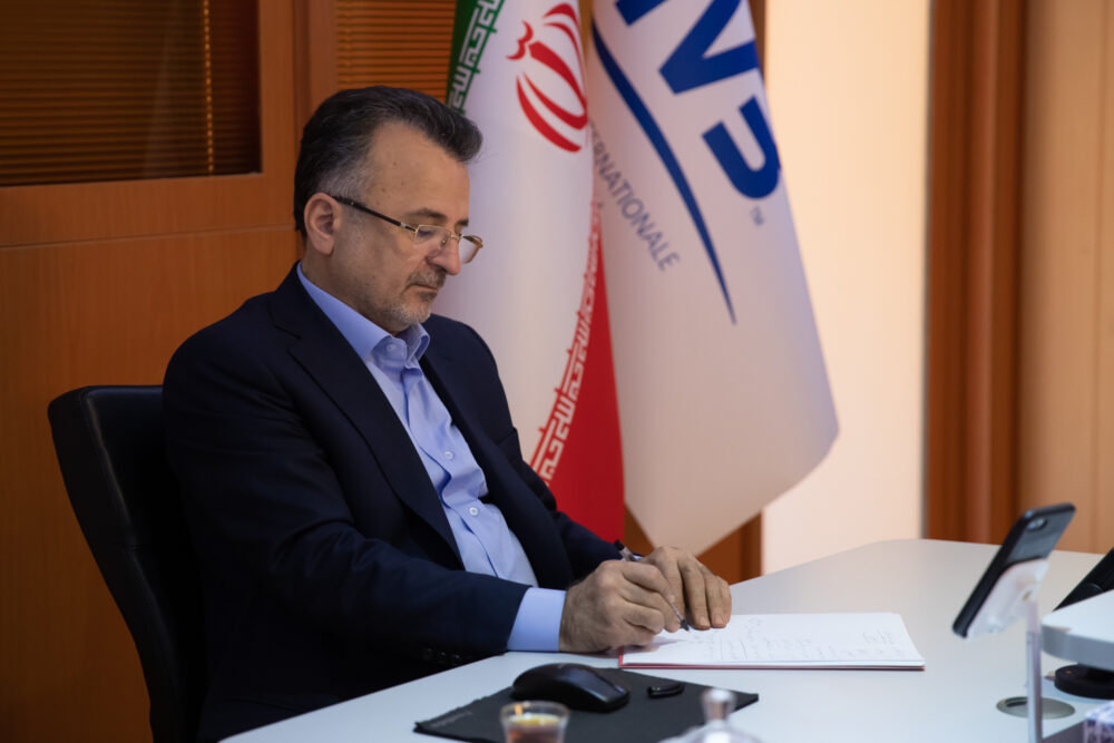 استراتژی والیبال در سطح جهانی شکست خورد / داورزنی: مربی تراز اول خارجی میآوریم