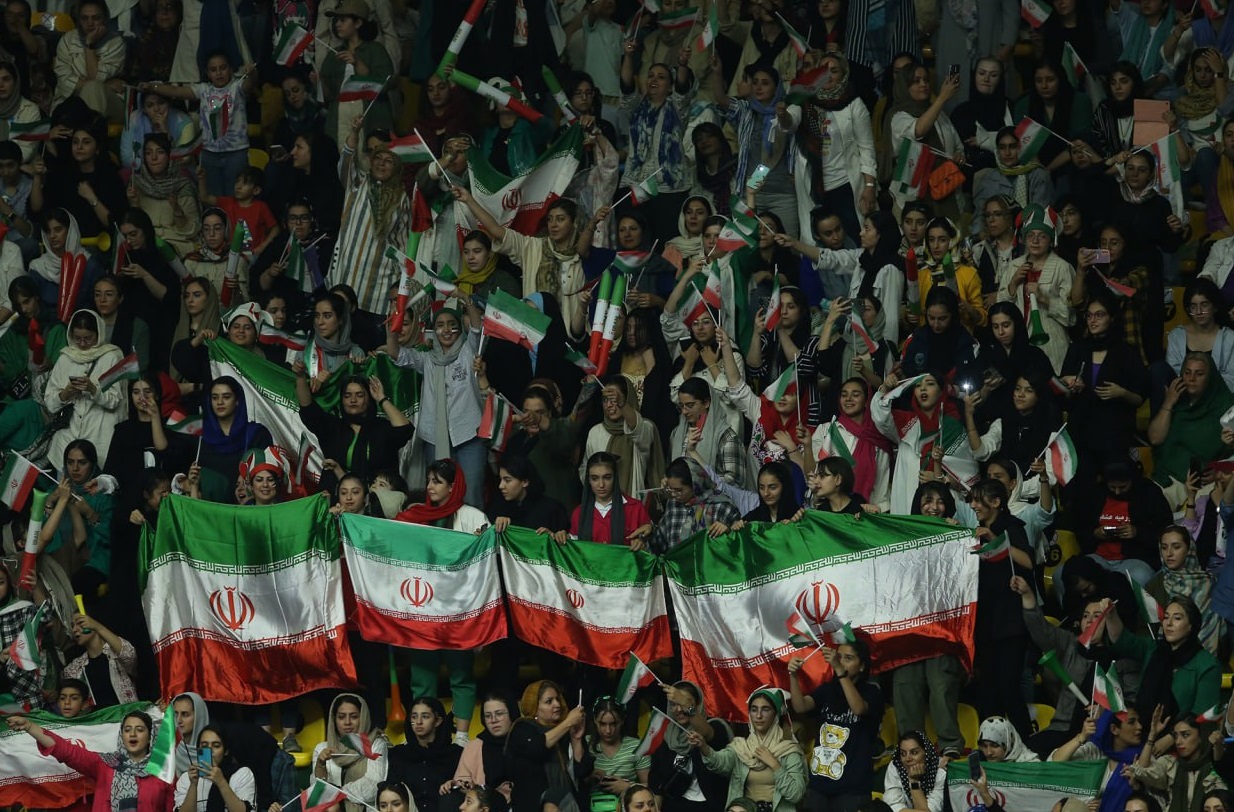 والیبال قهرمانی آسیا| رکوردزنی علاقهمندان والیبال در سالن غدیر/ فینال را در پارک ببینید!