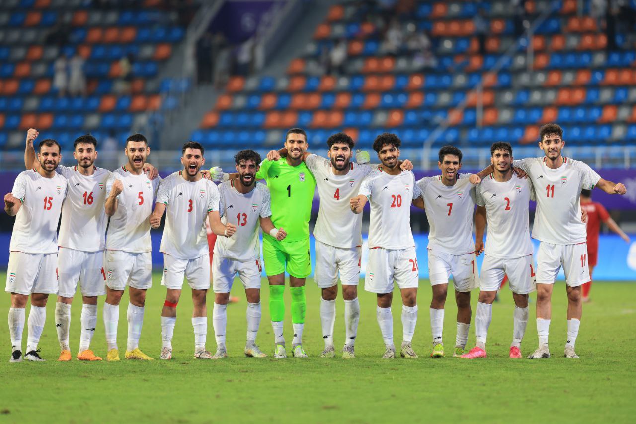 لیگ، پشت دیوار چین