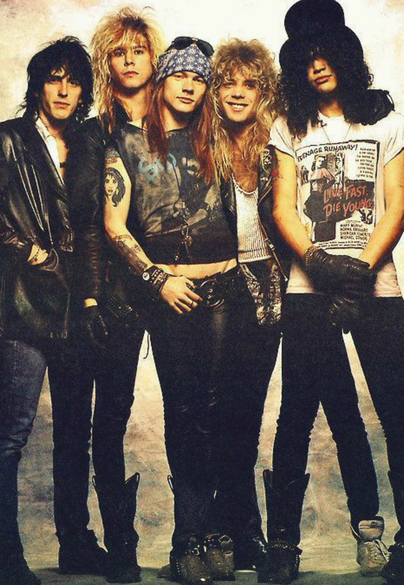 دانلود آهنگ November rain از Guns N' Roses با متن