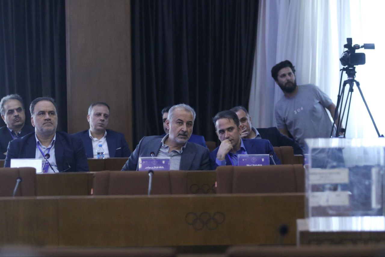 حواشی مجمع انتخاباتی هیات فوتبال تهران؛ از راه ندادن نماینده یک تیم تا تهدید درویش