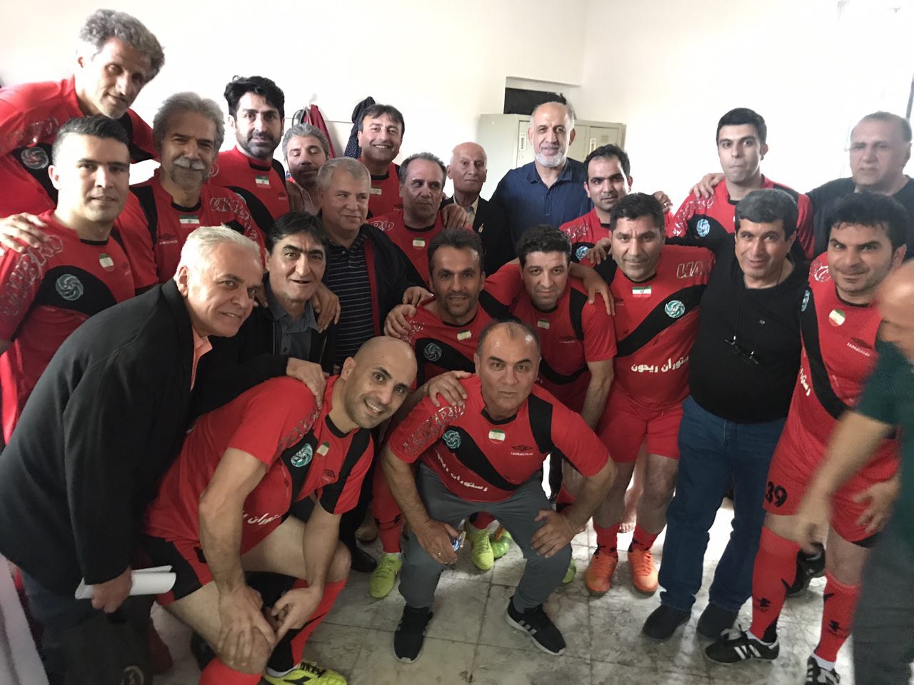 یک استقلالی با پیراهن پرسپولیس، یک پرسپولیسی با پیراهن استقلال + تصاویر