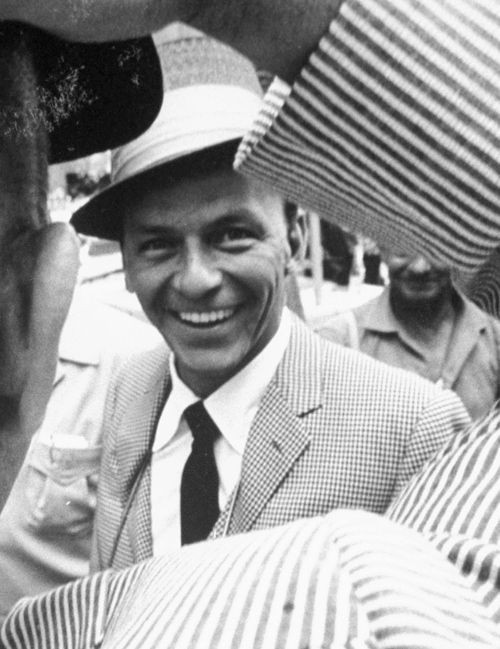 دانلود آهنگ Frank Sinatra - Forget Domani