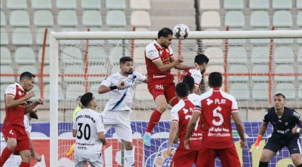 بازی پیکان و پرسپولیس در لیگ برتر ایران