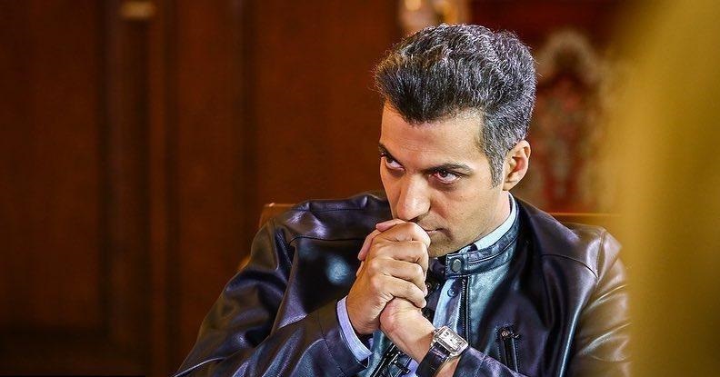 عادل فردوسی پور: اصولم را زیر پا نمی گذارم؛ برای رفتن از ایران پیشنهادات بی شرمانه ای دریافت کردم!
