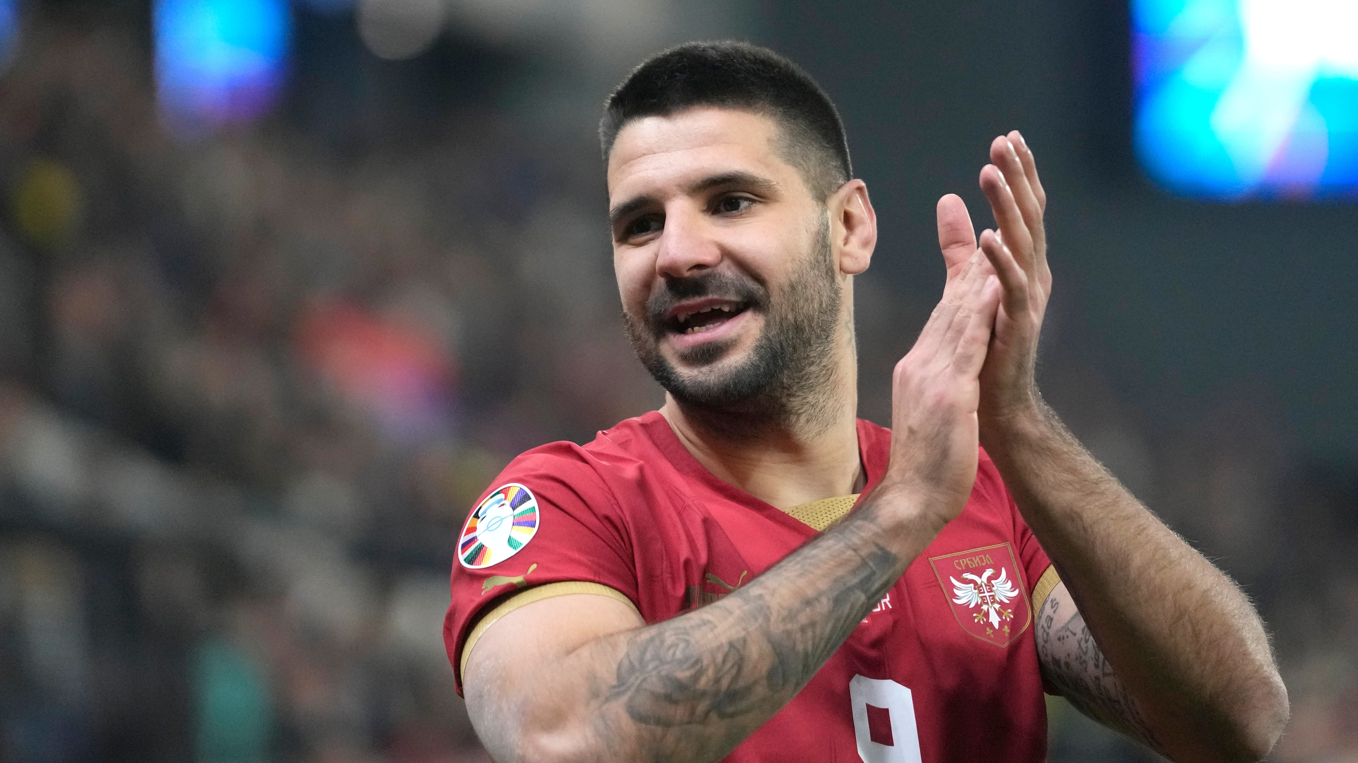 جشن صعود صربستان به یورو 2024 به صرف پیتزا