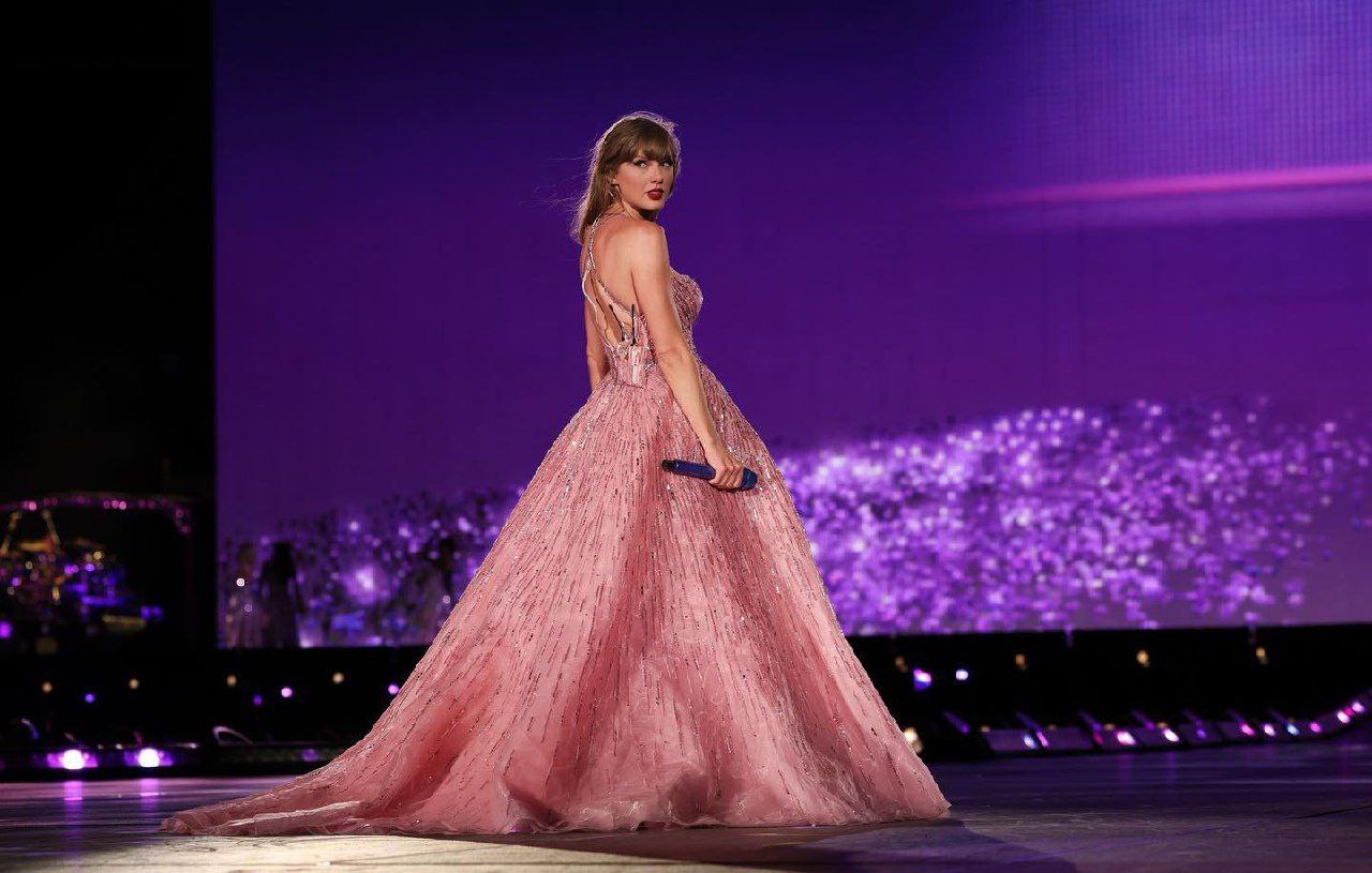 دانلود آهنگ Last kiss از Taylor Swift (اجرای زنده)