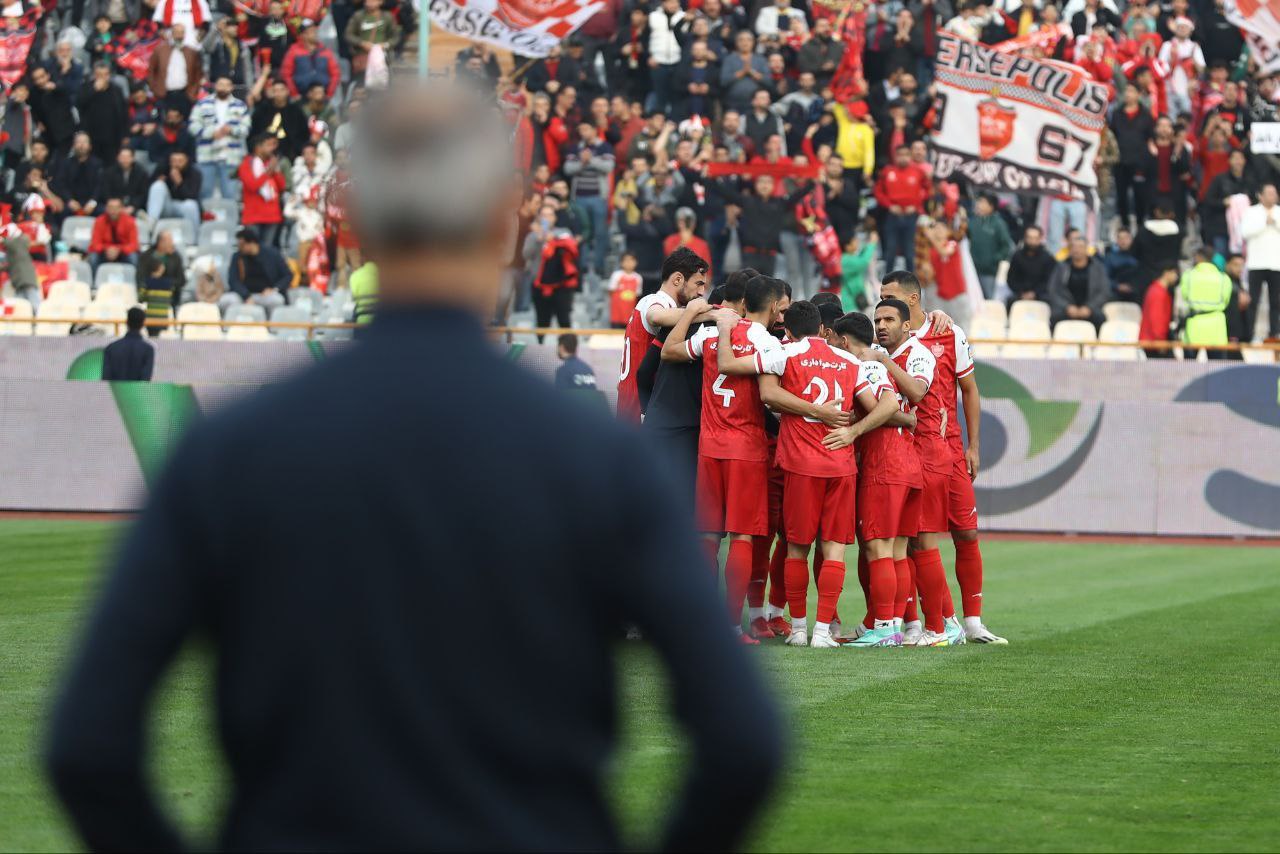 سهامدار ذوبآهن از خرید پرسپولیس پشیمان شد؟/ احتمال تعویق دوباره واگذاری سرخابیها