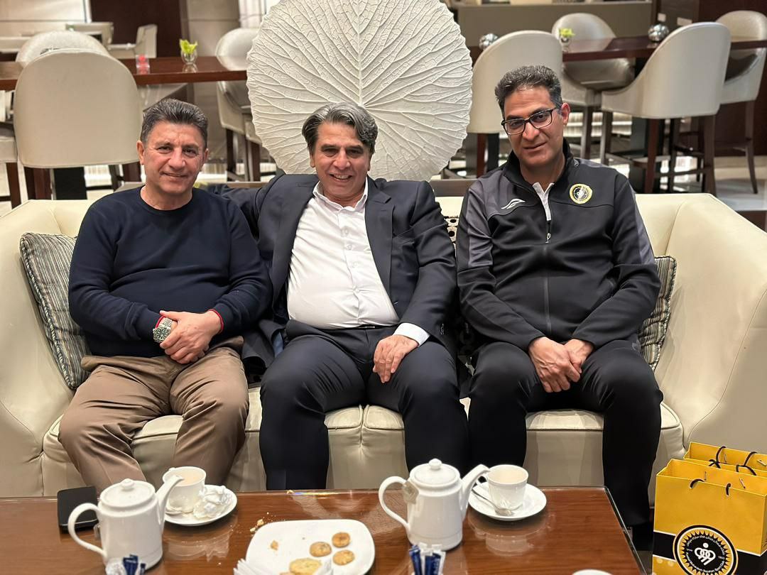 دیدار امیر قلعه نویی با سپاهانیها در عربستان