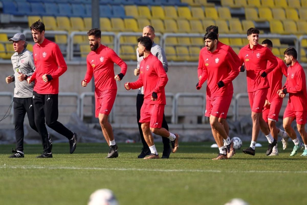 سفر پرسپولیس به دبی به تعویق افتاد
