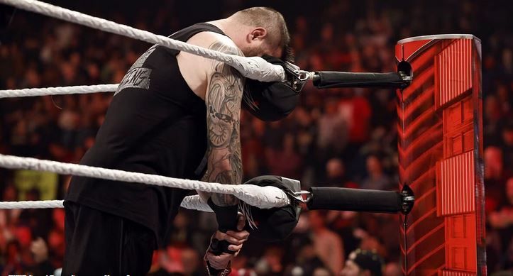 کوین اونز، قهرمان سابق تگ تیم WWE