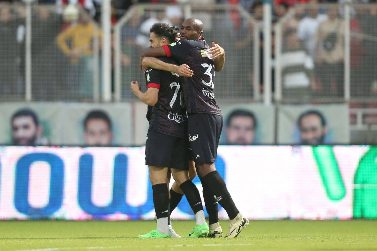 نساجی 1-2 پرسپولیس؛ عزم راسخ ارتش ده نفره به رهبری اورونوف