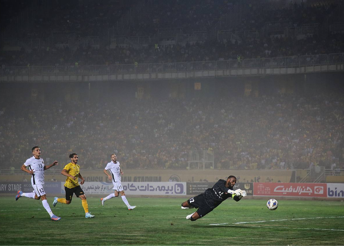 سپاهان 1-4 شباب الاهلی / دشمن در خانه و ما گرد جهان می گردیم؛ هرچه خوردیم از خودی بود!