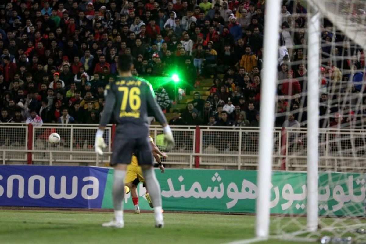 حواشی سپاهان و تراکتور