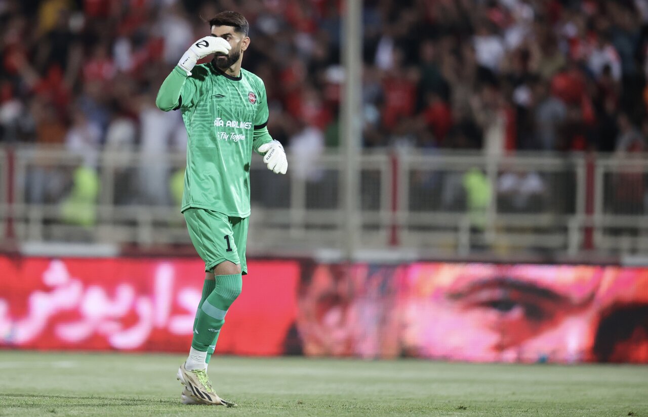عکس از علیرضا بیرانوند دروازهبان تراکتور مقابل پرسپولیس
