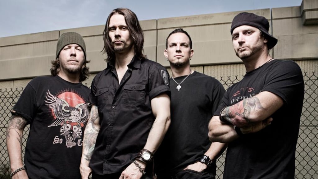 آهنگ Watch Over You از Alter Bridge با متن و ترجمه