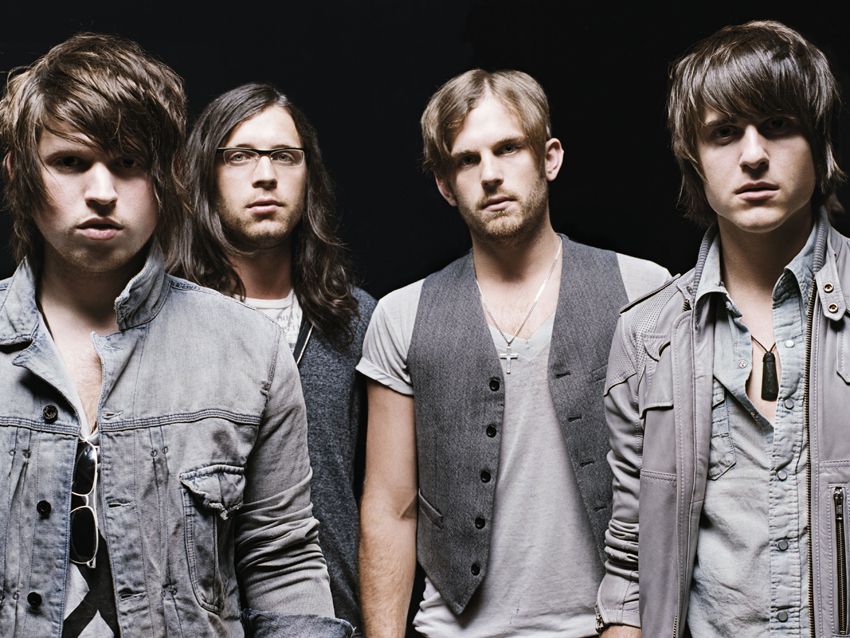 آهنگ Pyro از Kings Of Leon با متن و ترجمه