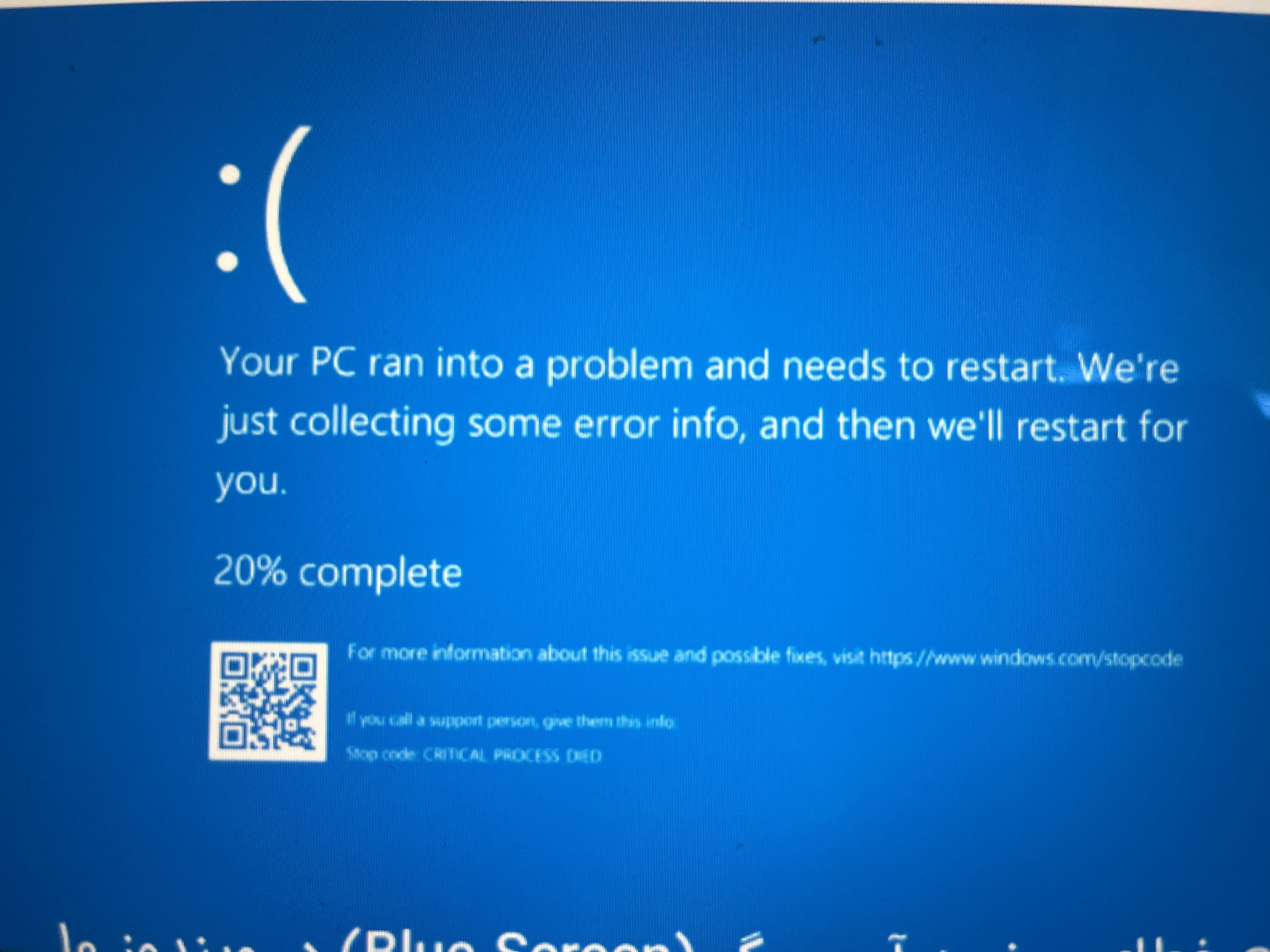 دوستان متخصص کامپیوتر، برای رفع مشکل Blue Screen ویندوز ۱۰ باید چی کار کنم؟