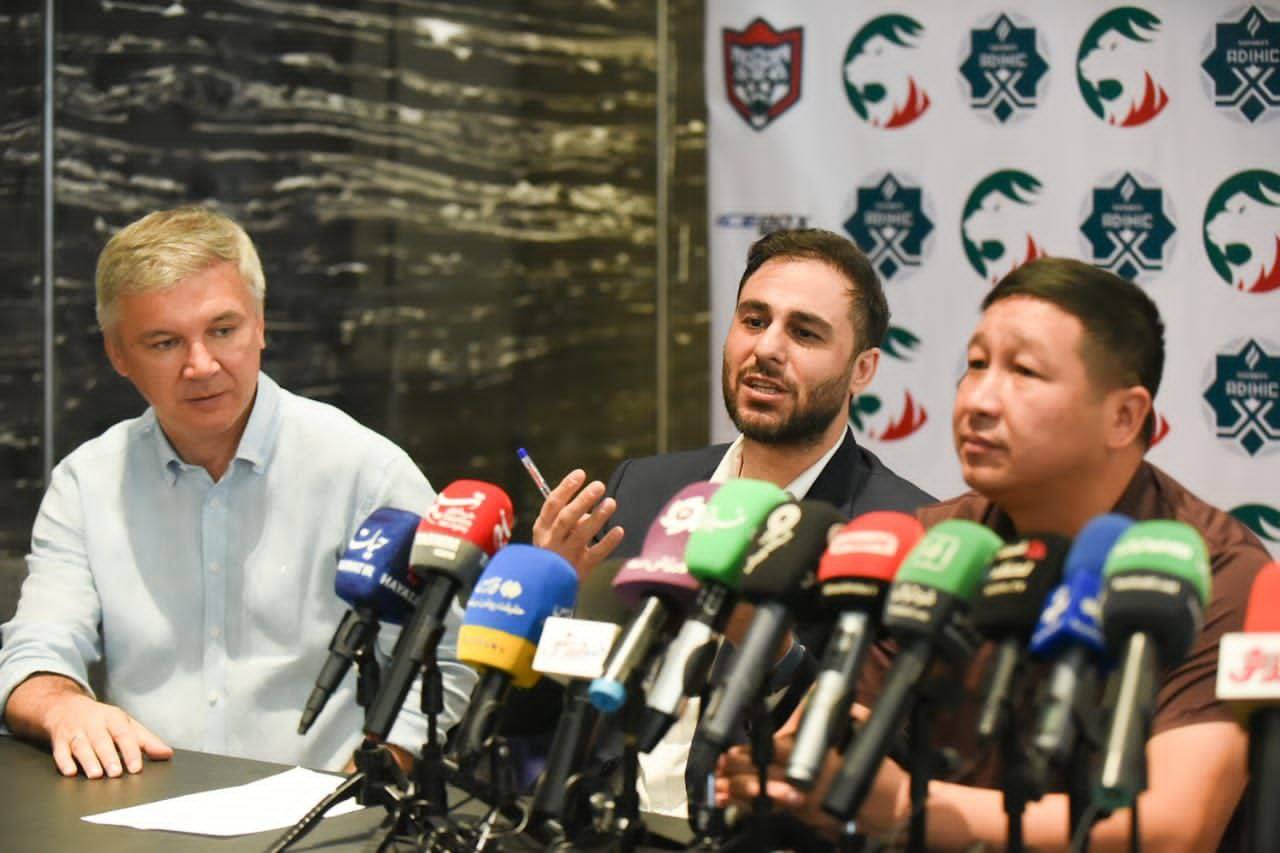 نشست خبری مدیران ارشد انجمن توسعه هاکی روی یخ کشورهای اسلامی