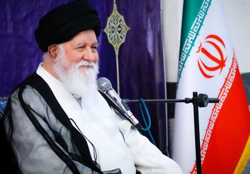 حمله علمالهدی به پزشکیان: مگر میتوانید بگویید قانون حجاب را چطور اجرا کنم؟