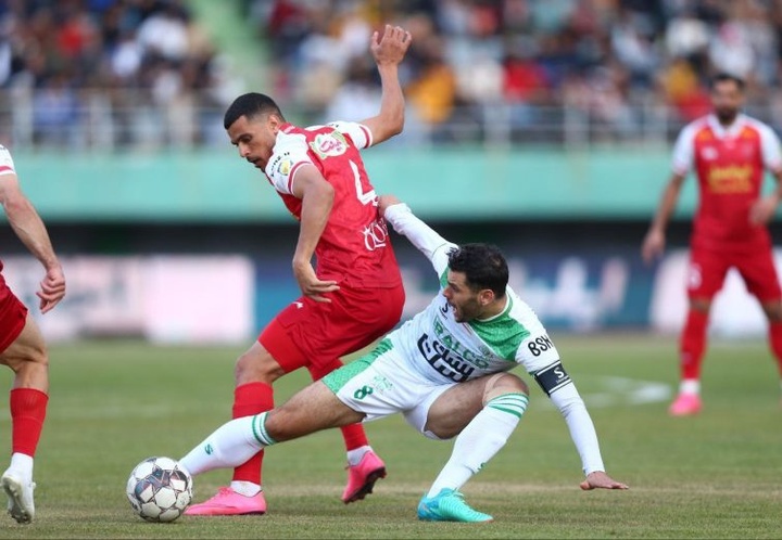 کشف کاغذهای عجیب در رختکن پرسپولیس؛ جادو و جنبل در اصفهان؟! + عکس