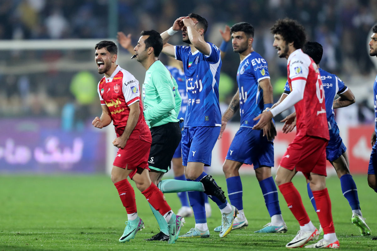 استقلال و پرسپولیس به دو بانک غیردولتی واگذار میشوند!