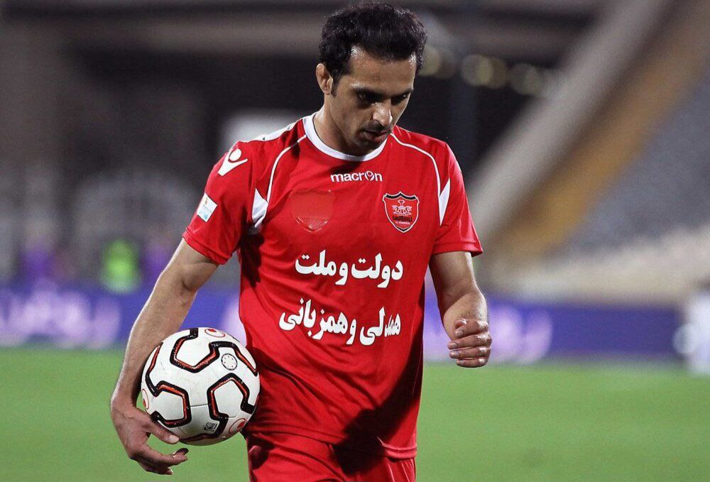 عکس از هادی نوروزی کاپیتان سابق و فقید پرسپولیس