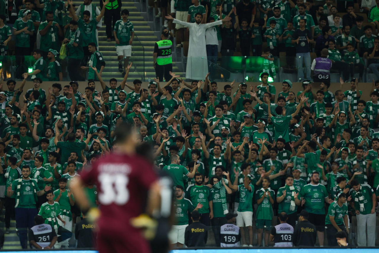 هواداران الاهلی عربستان در ورزشگاه - الاهلی عربستان - لیگ حرفهای عربستان
