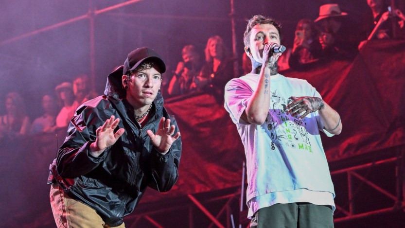 آهنگ Tear In My Heart از Twenty One Pilots با متن و ترجمه