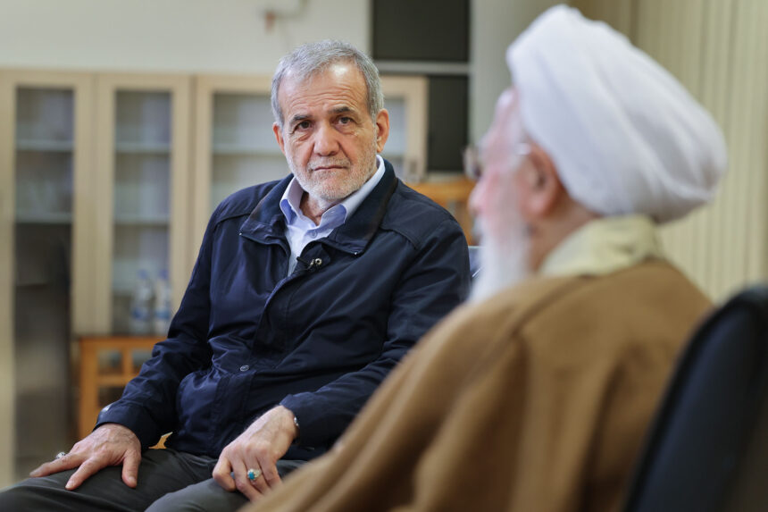 دیدار پزشکیان و آیتالله جوادی آملی
