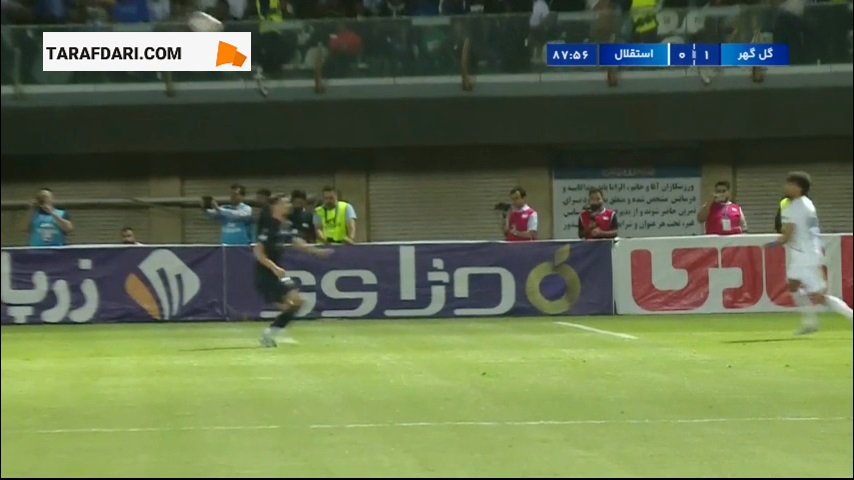 گل رامین رضاییان به گل گهر از روی نقطه پنالتی (گل گهر 1-1 استقلال)