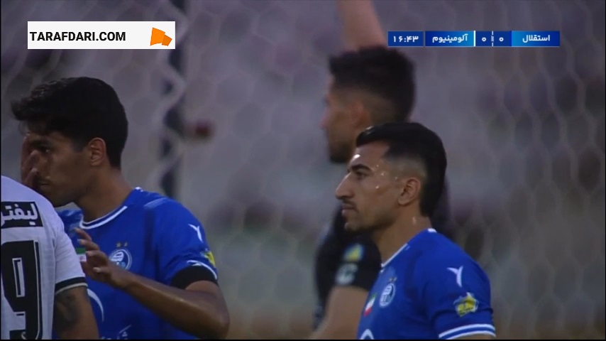 موقعیت خطرناک بازیکنان آلومینیوم روی دروازه استقلال (استقلال 0-0 آلومینیوم اراک)