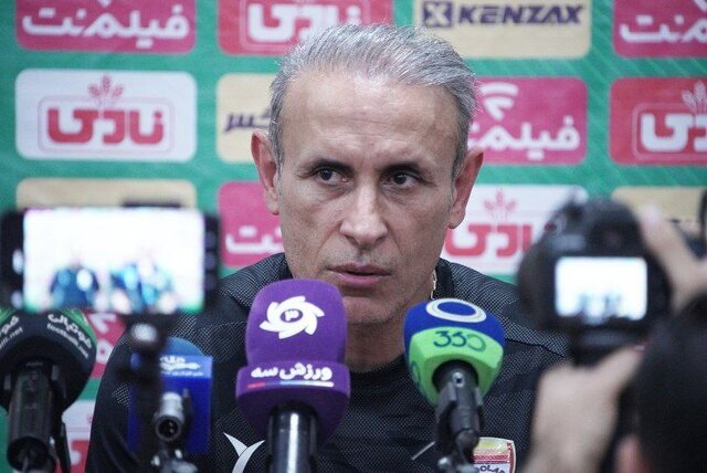 عکس از یحیی گل محمدی سرمربی فولاد خوزستان