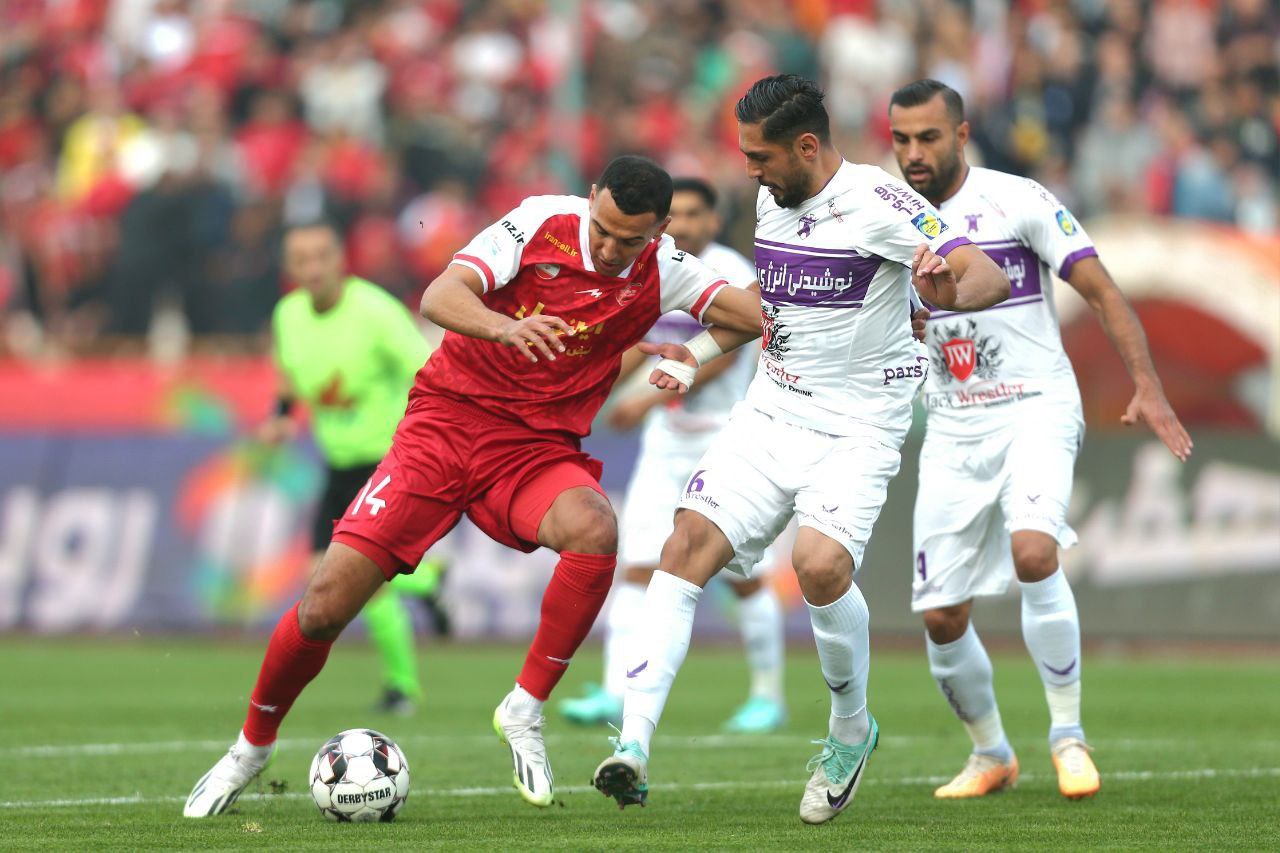 نبیل باهویی-مهاجم سابق پرسپولیس