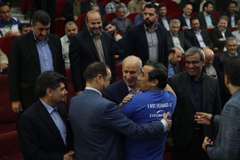 مهدی تاج و خداداد عزیزی
