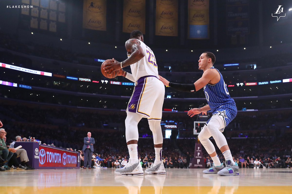 لس انجلس لیکرز - اورلاندو مجیک - staples center - بسکتبال nba