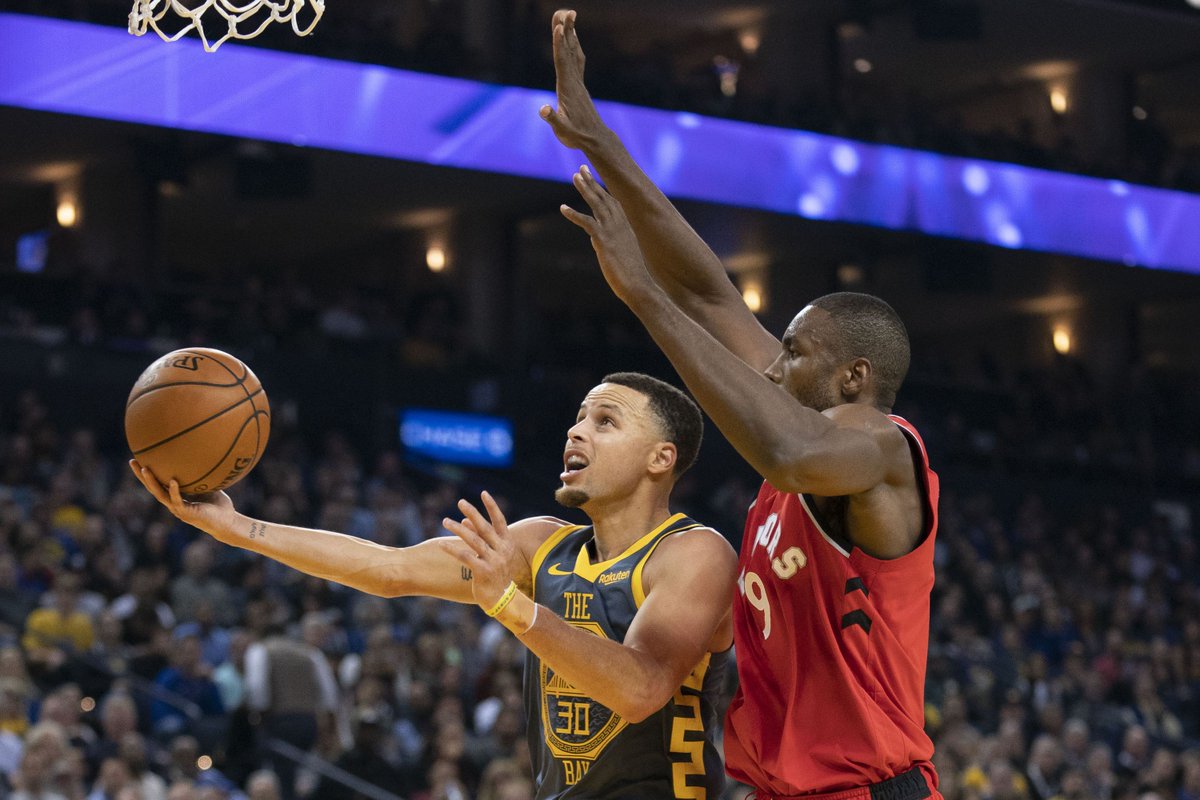 گلدن استیت وریرز - تورنتو رپترز - oracle arena - بسکتبال nba