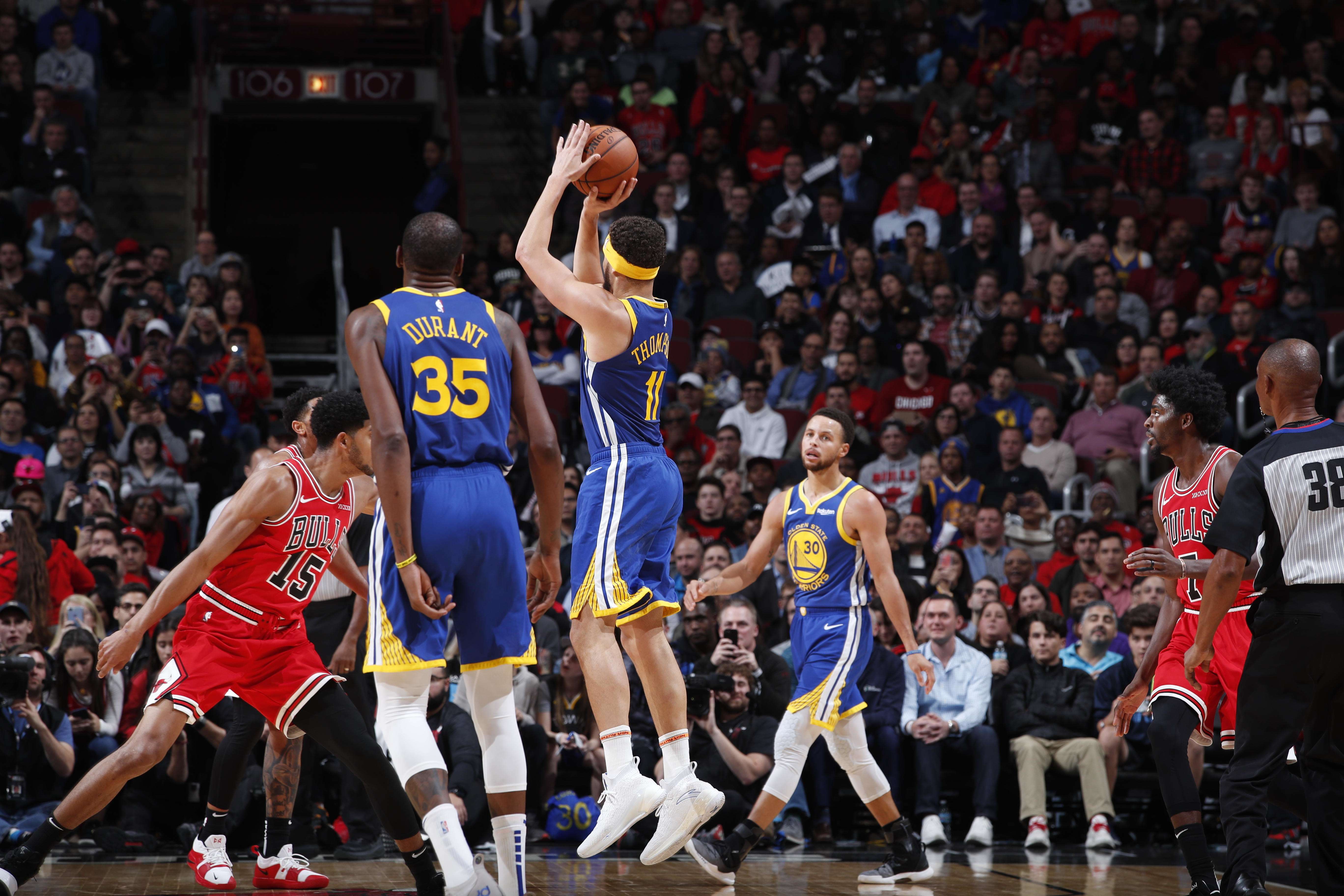 گلدن استیت واریرز - شیکاگو بولز - united center - بسکتبال NBA
